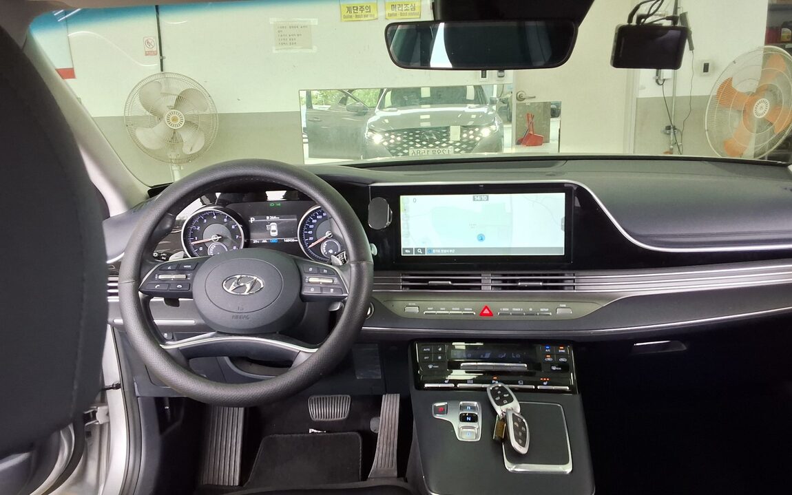 HYUNDAI THE NEW GRANDEUR IG GASOLINE 2.5 PREMIUM 2022 - zdjęcie 11
