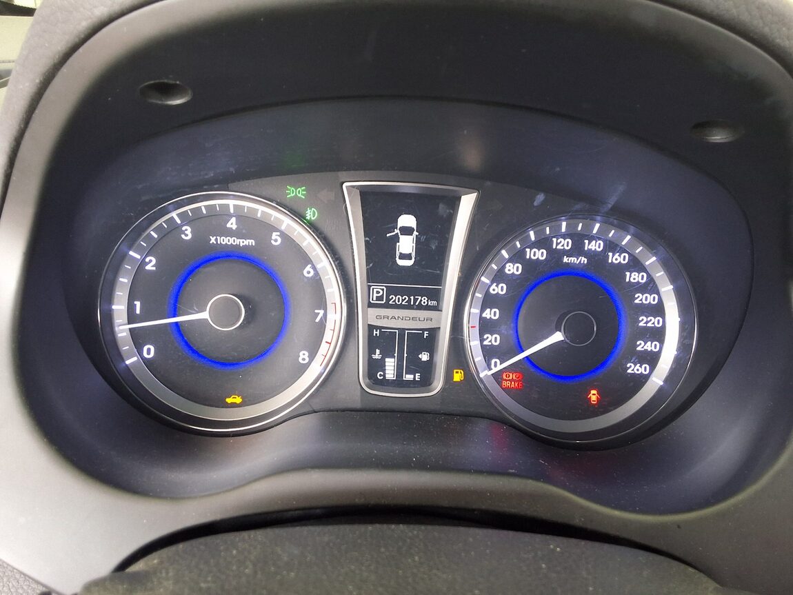 HYUNDAI GRANDEUR HG HG 240 LUXURY 2012 - zdjęcie 10