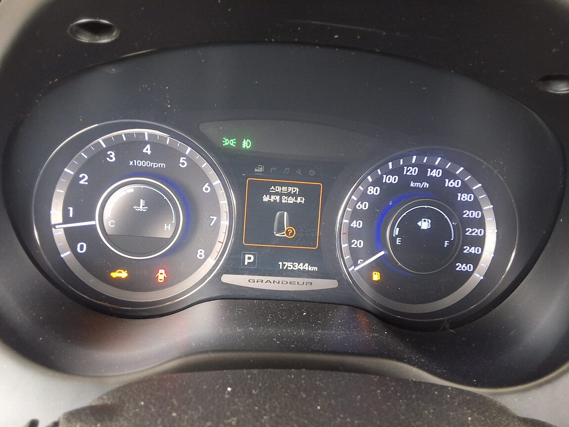 HYUNDAI GRANDEUR HG HG 300 PREMIUM 2015 - zdjęcie 10