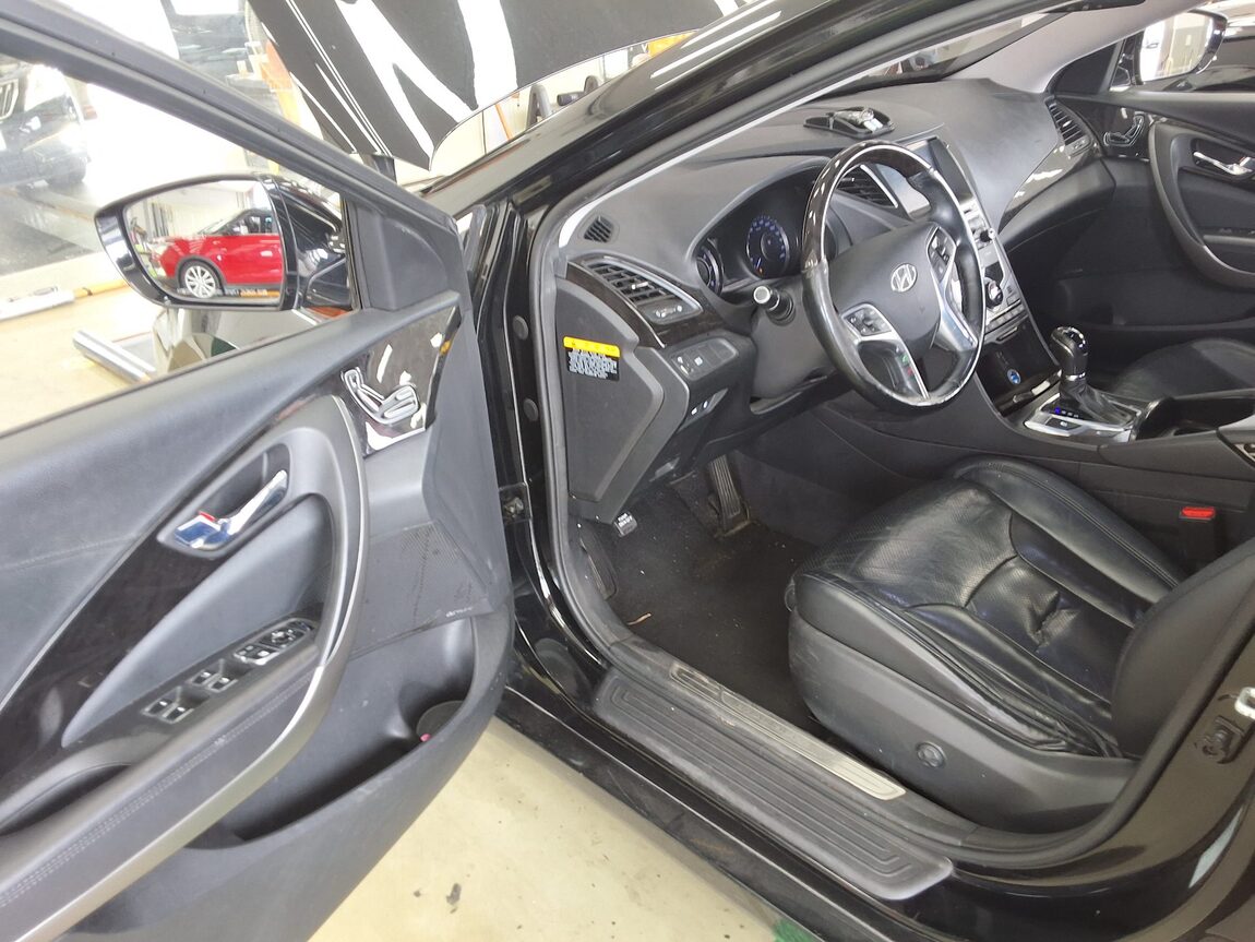 HYUNDAI GRANDEUR HG HG 300 PREMIUM 2015 - zdjęcie 11