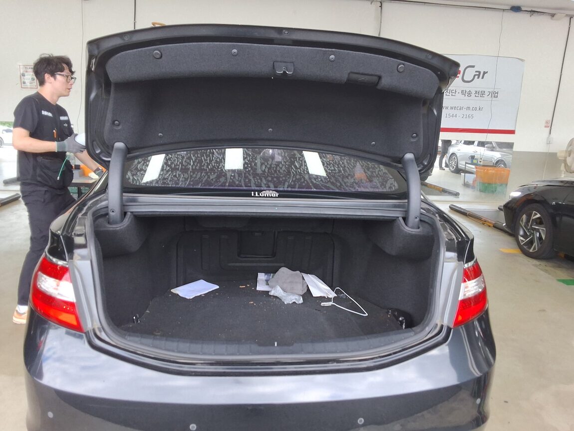 HYUNDAI GRANDEUR HG HG 300 PREMIUM 2015 - zdjęcie 16