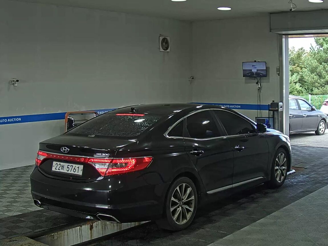 HYUNDAI GRANDEUR HG HG 300 PREMIUM 2015 - zdjęcie 5