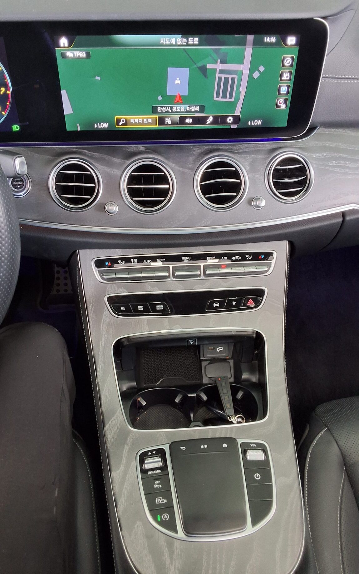 MERCEDES-BENZ E-CLASS (5TH GEN) E350 4MATIC AMG LINE 2022 - zdjęcie 18