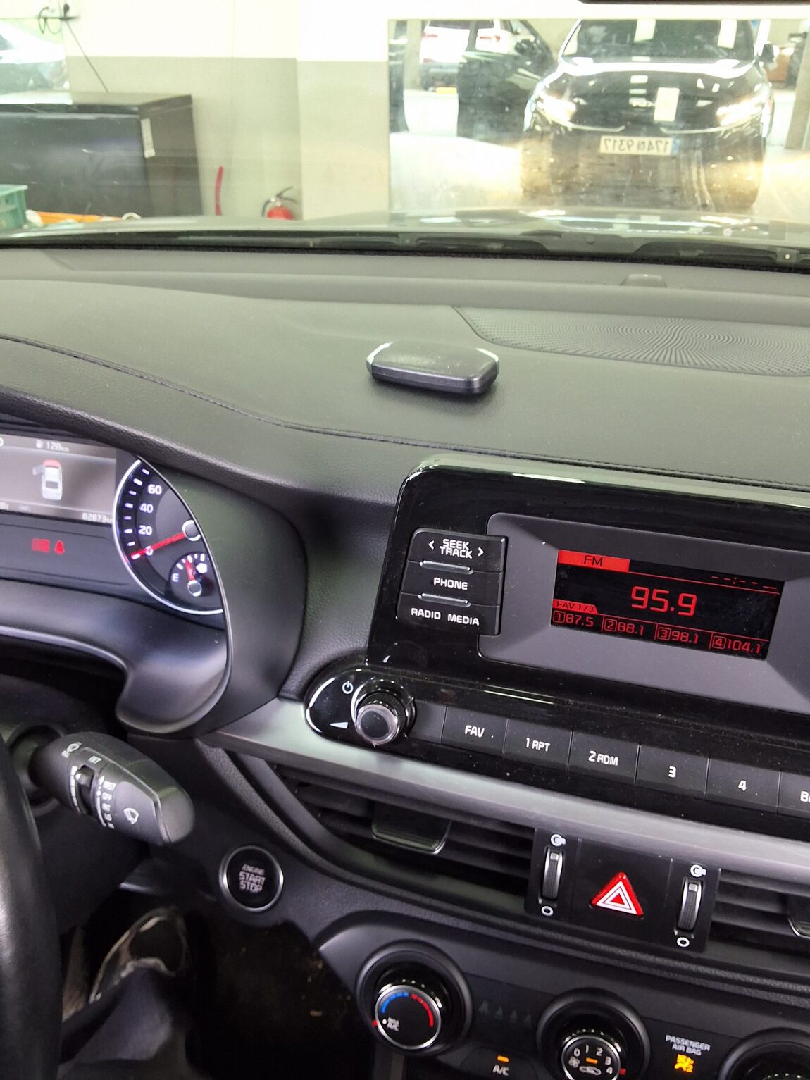 KIA THE NEW K3 1.6 GASOLINE TRENDY 2023 - zdjęcie 17