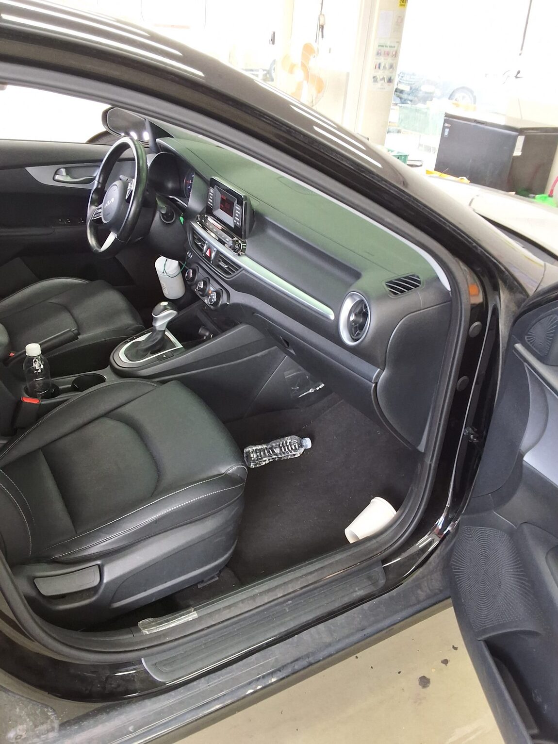 KIA THE NEW K3 1.6 GASOLINE TRENDY 2023 - zdjęcie 14