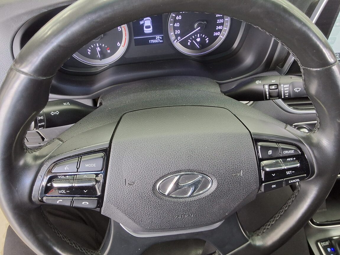 HYUNDAI GRANDEUR IG 2.2 DIESEL MODERN 2018 - zdjęcie 17