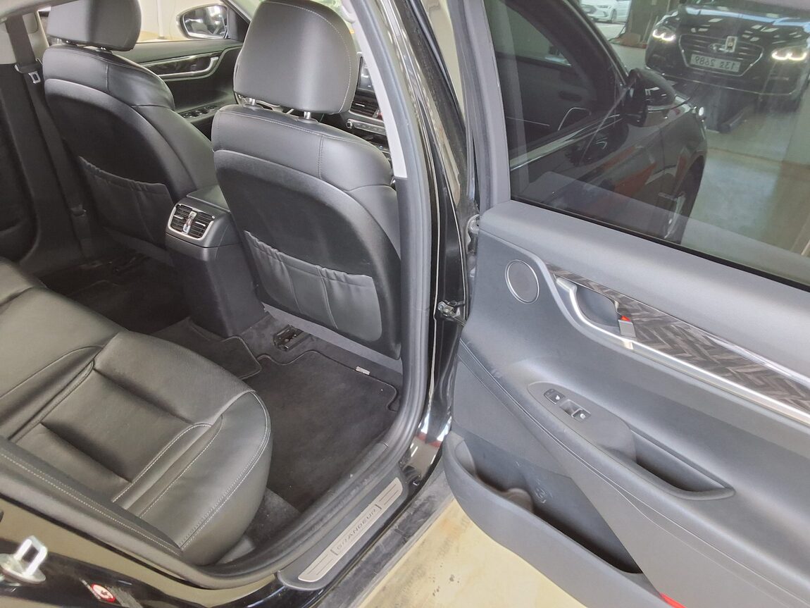 HYUNDAI GRANDEUR IG 2.2 DIESEL MODERN 2018 - zdjęcie 13