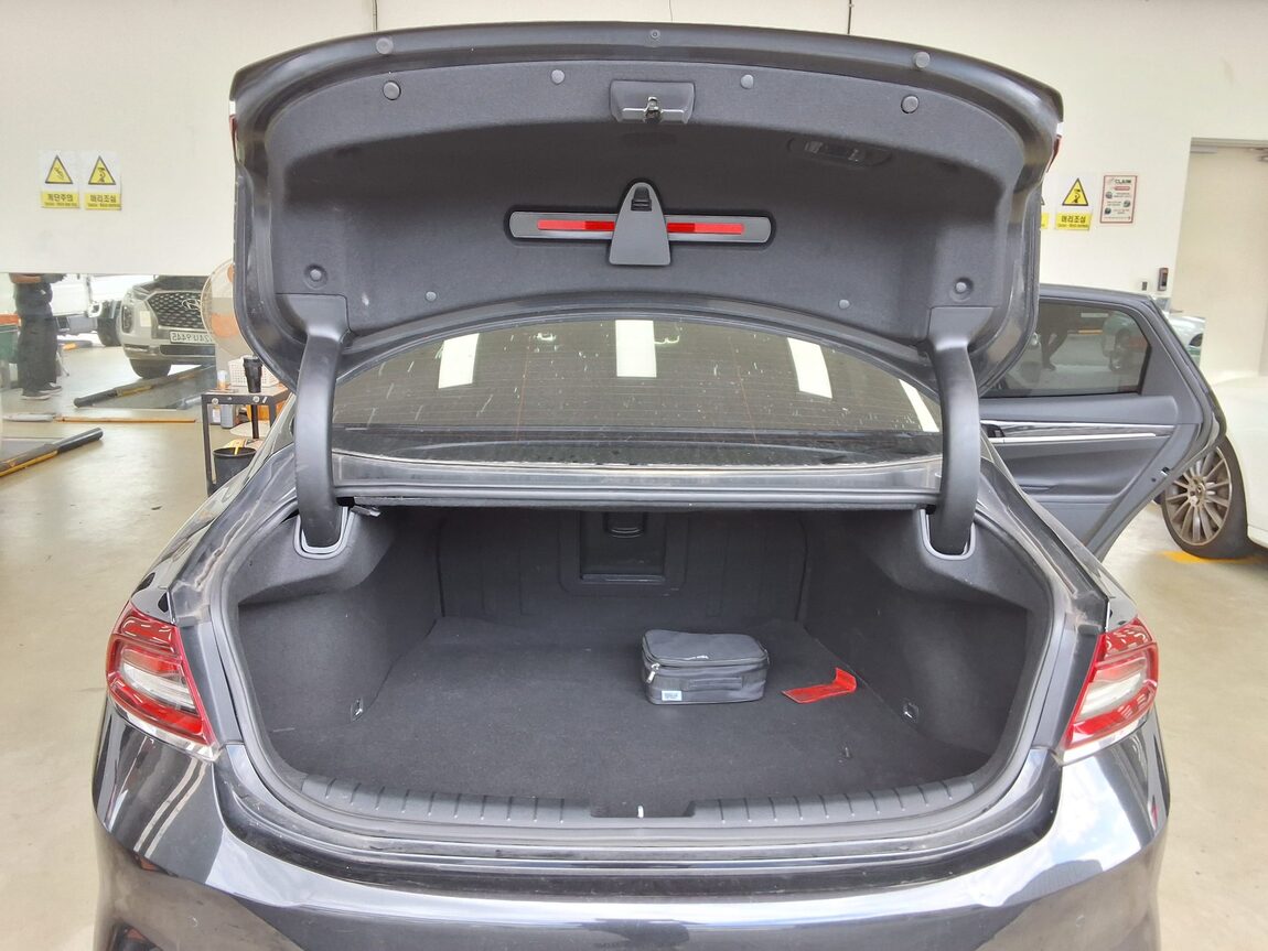 HYUNDAI GRANDEUR IG 2.2 DIESEL MODERN 2018 - zdjęcie 15
