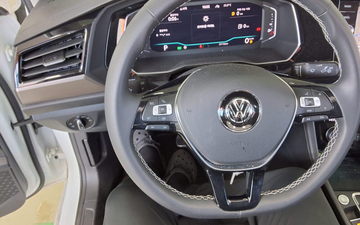 VOLKSWAGEN JETTA (7TH GEN) 1.4 TSI PRESTIGE 2021 - zdjęcie 17