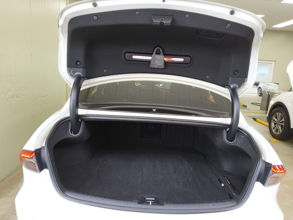 HYUNDAI THE NEW GRANDEUR IG LPi 3.0 BUSINESS DELUXE TYPE 2023 - zdjęcie 15