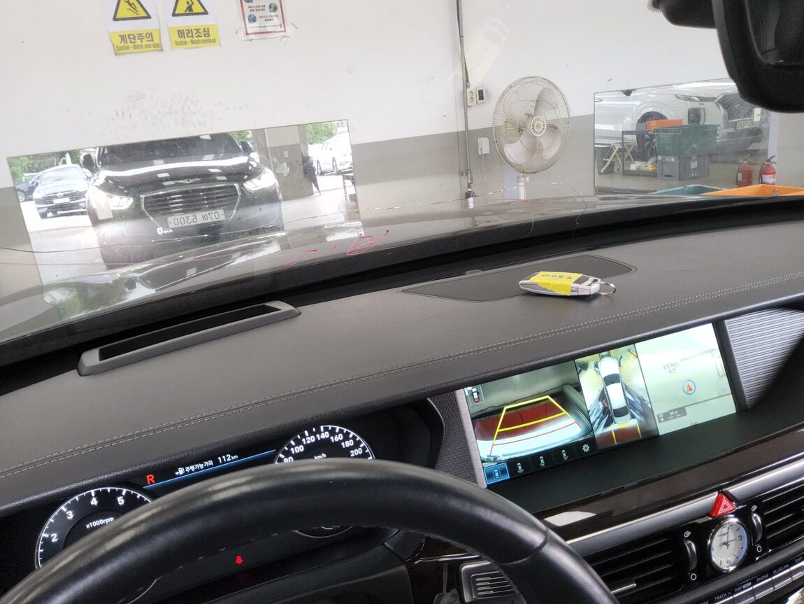 GENESIS EQ900 3.8 GDi AWD LUXURY 2018 - zdjęcie 17