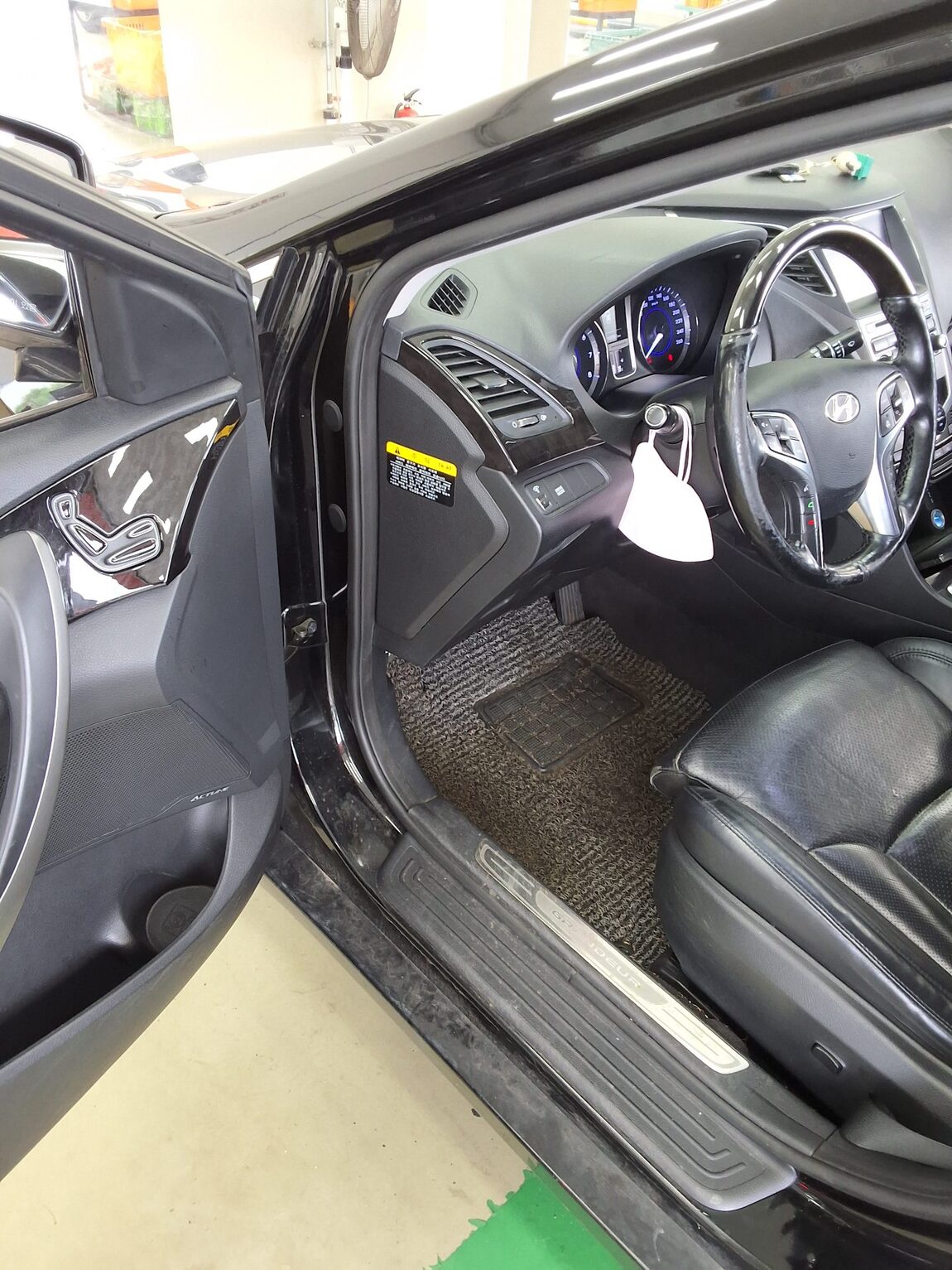 HYUNDAI GRANDEUR HG HG 240 MODERN 2015 - zdjęcie 10