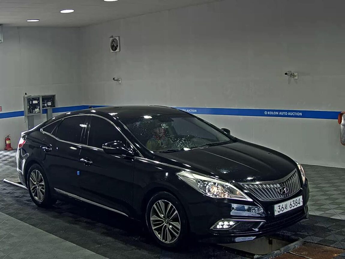 HYUNDAI GRANDEUR HG HG 240 MODERN 2015 - zdjęcie 3