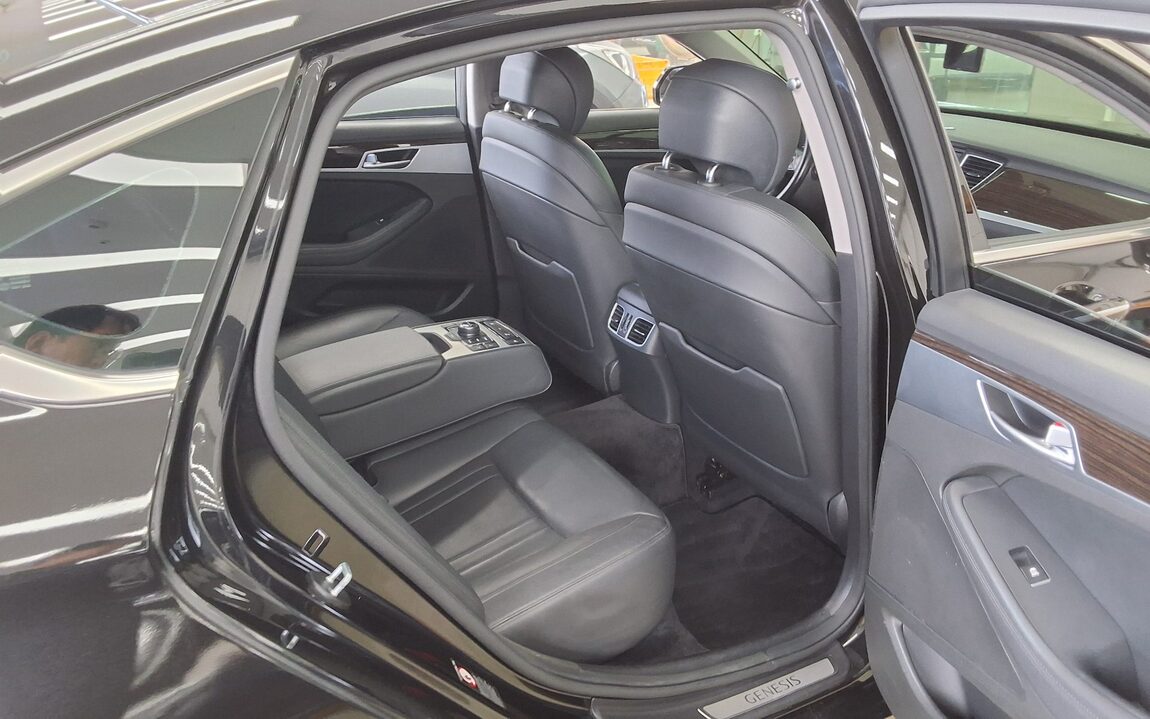 GENESIS G80 3.3 GDi LUXURY 2018 - zdjęcie 13