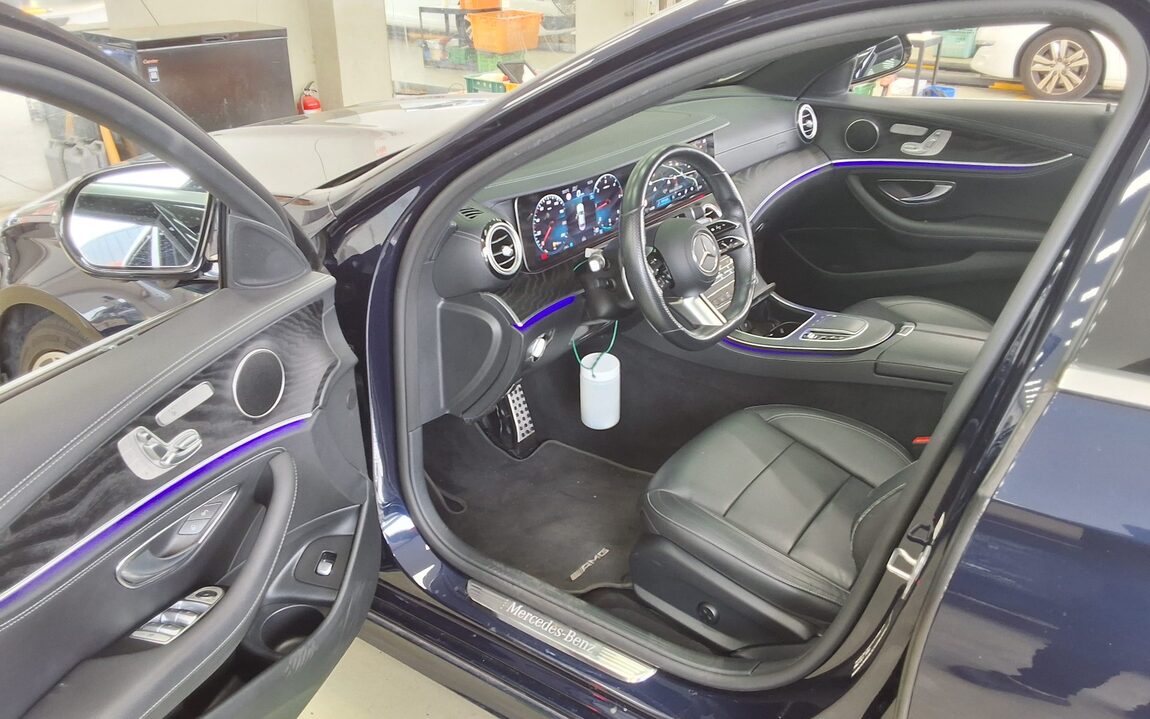 MERCEDES-BENZ E-CLASS (5TH GEN) E220d 4MATIC AMG LINE 2021 - zdjęcie 10