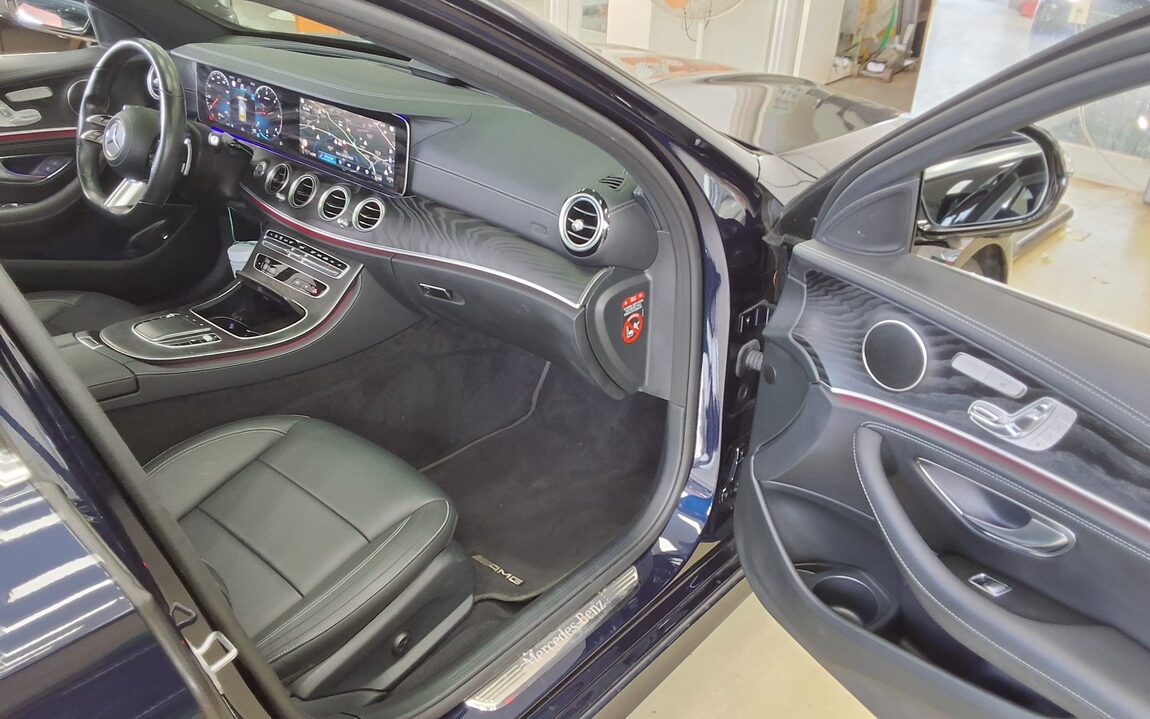 MERCEDES-BENZ E-CLASS (5TH GEN) E220d 4MATIC AMG LINE 2021 - zdjęcie 14
