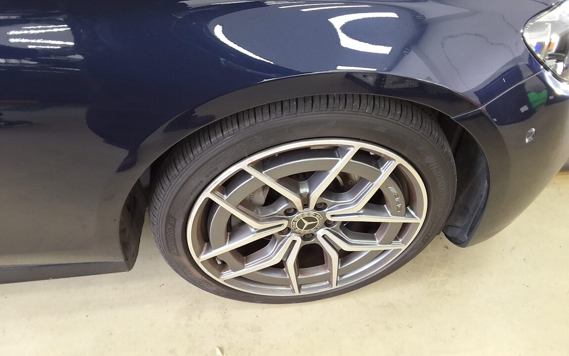 MERCEDES-BENZ E-CLASS (5TH GEN) E220d 4MATIC AMG LINE 2021 - zdjęcie 26