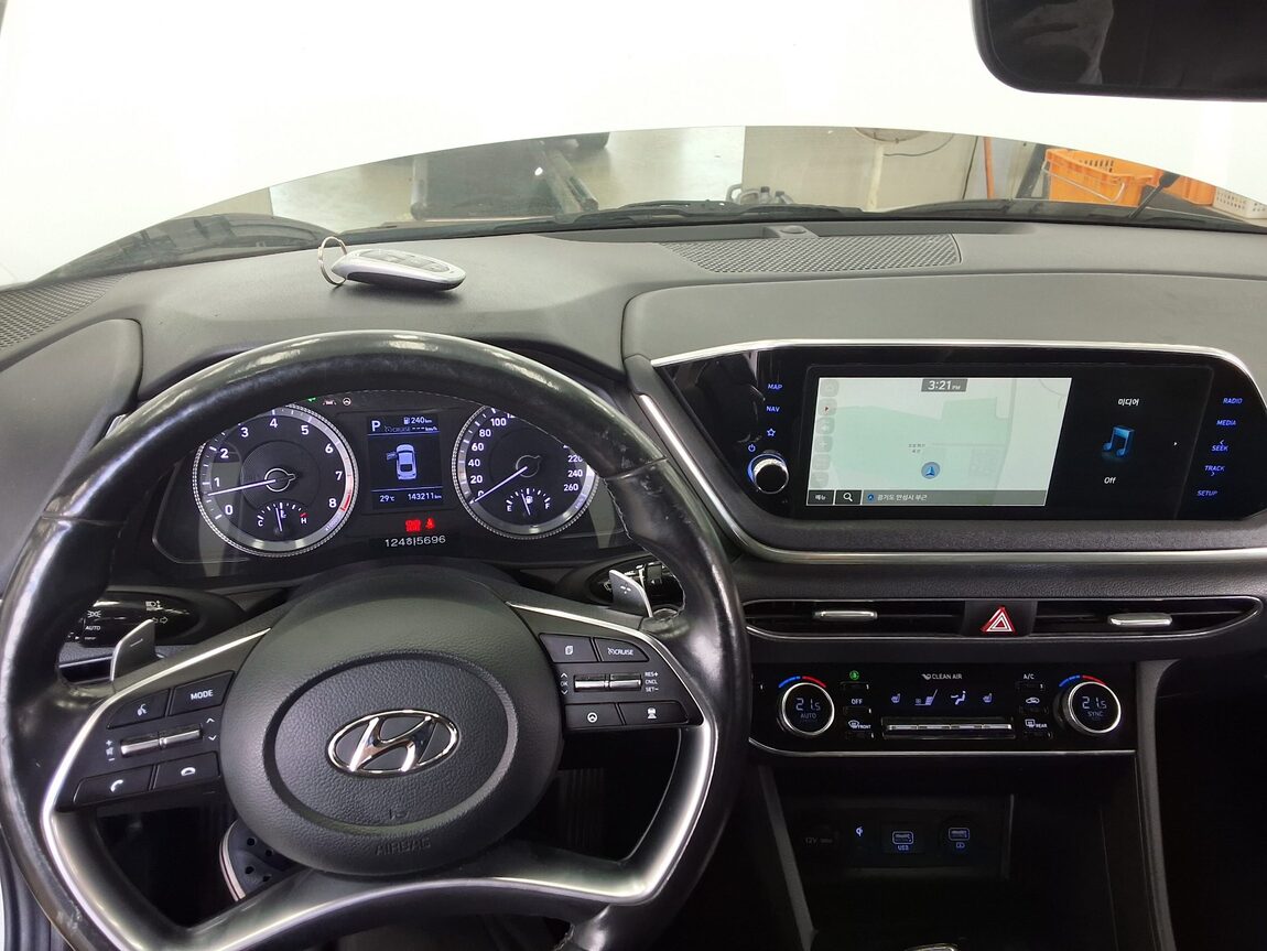 HYUNDAI SONATA (DN8) G2.0 PREMIUM 2021 - zdjęcie 18