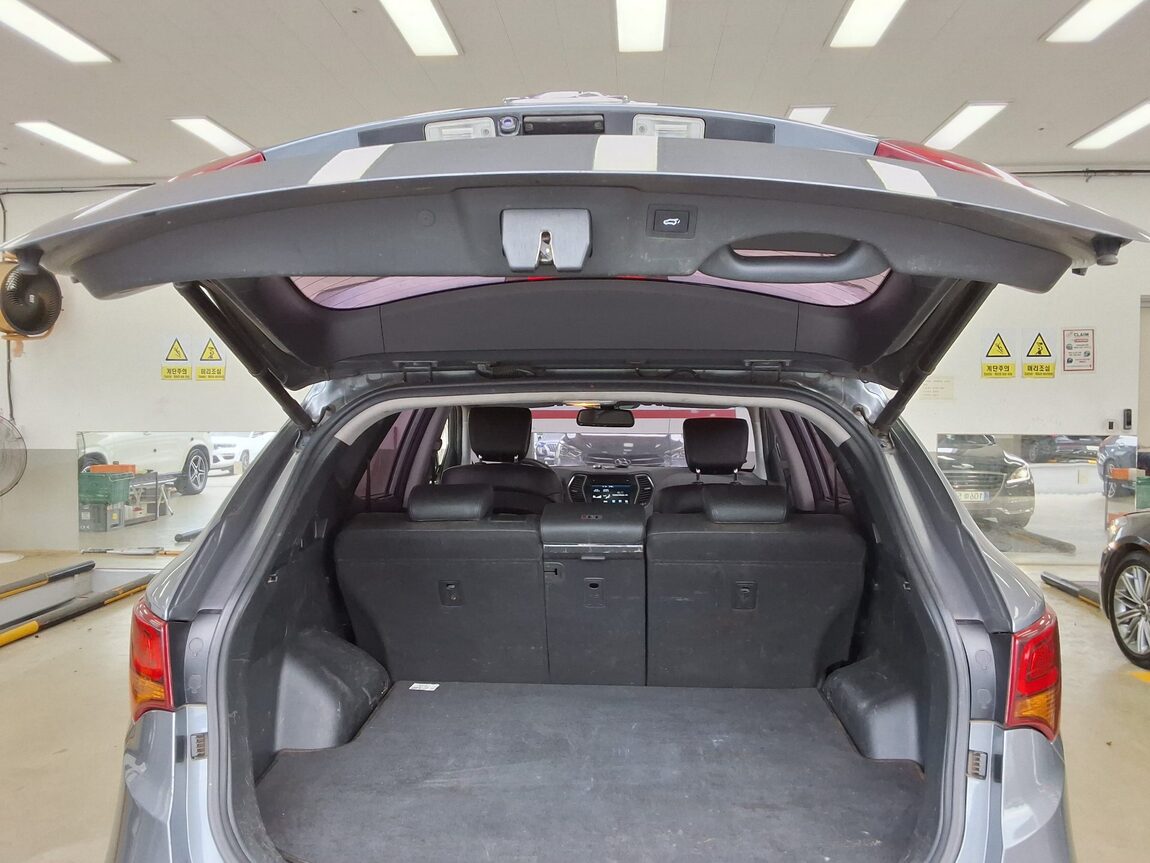 HYUNDAI SANTA FE THE PRIME DIESEL R2.0 2WD VALUE PLUS 2018 - zdjęcie 15