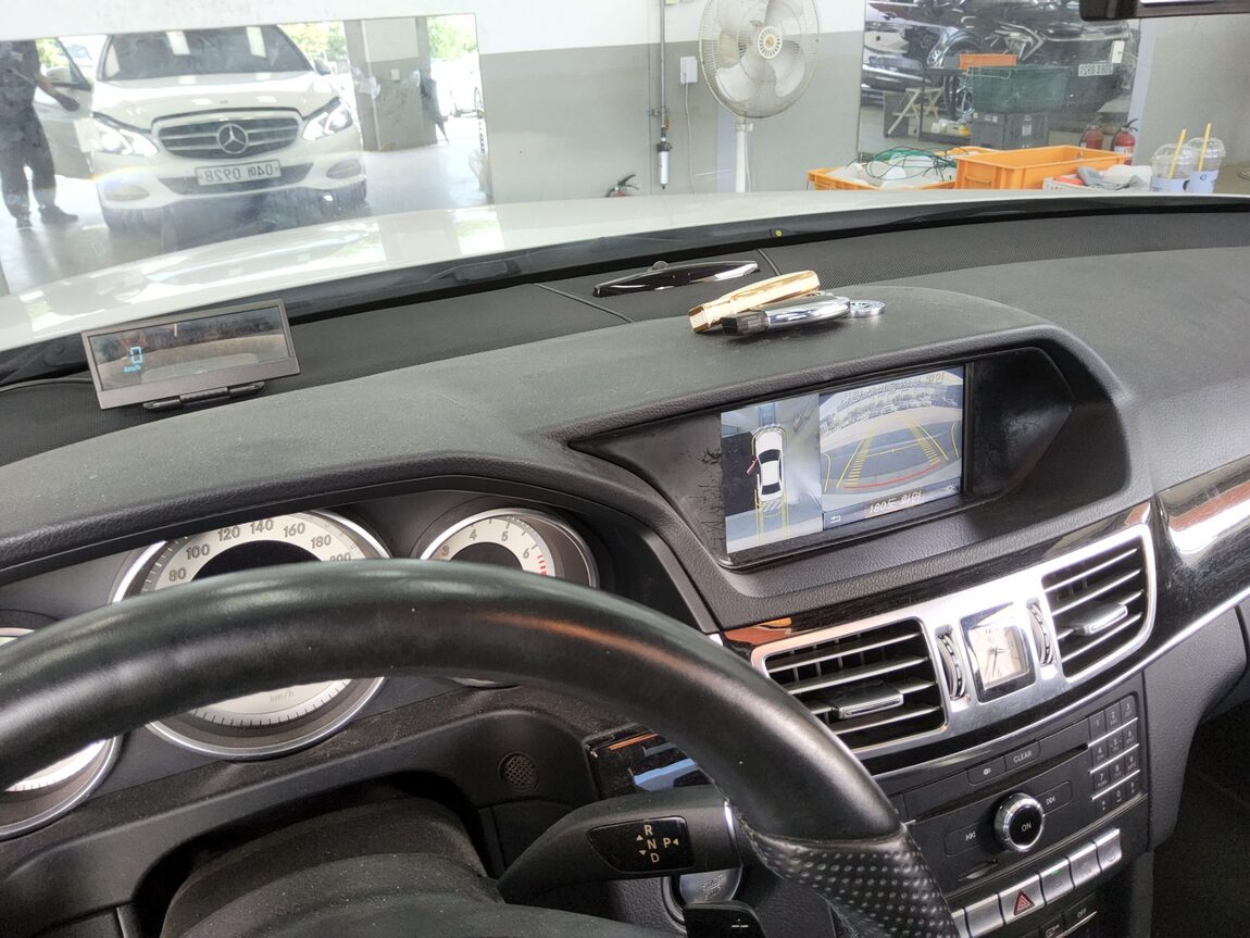 MERCEDES-BENZ E-CLASS (4TH GEN) E300 4MATIC AVANTGARDE 2016 - zdjęcie 17