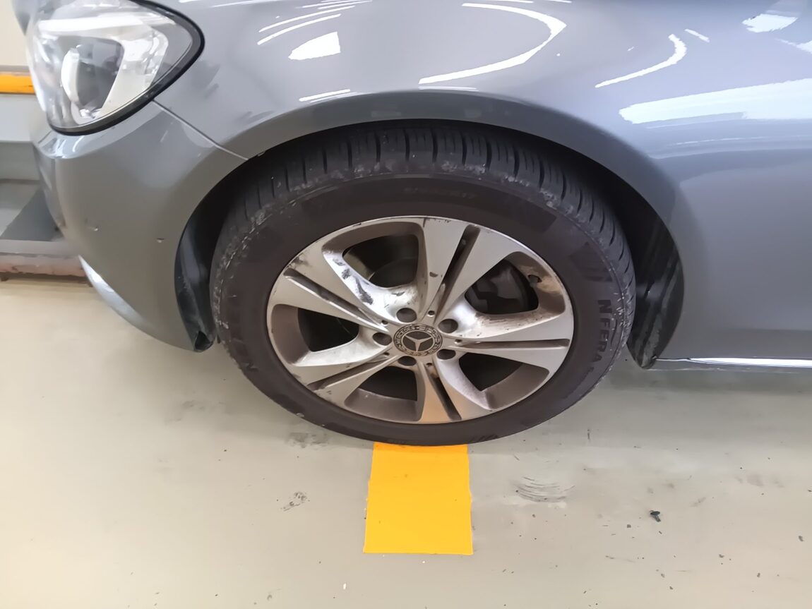 MERCEDES-BENZ C-CLASS (4TH GEN) C220 d 4MATIC 2018 - zdjęcie 22