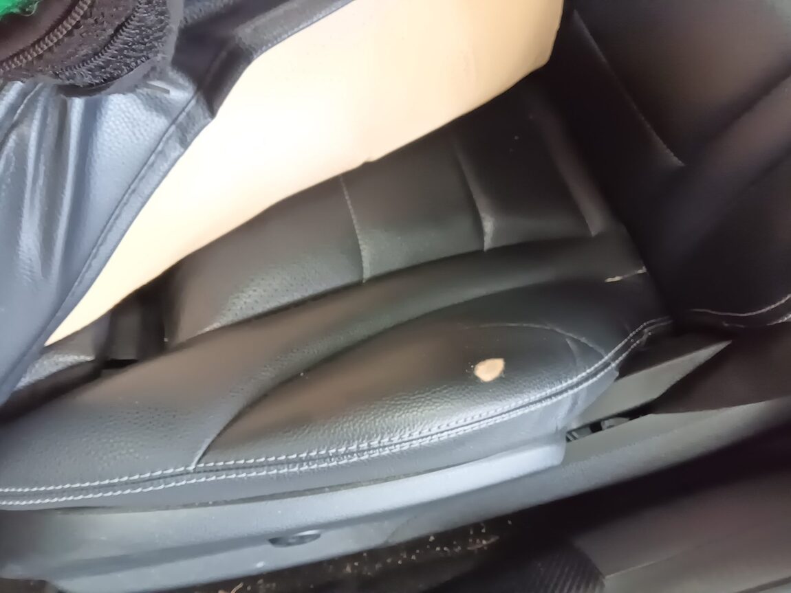 MERCEDES-BENZ C-CLASS (4TH GEN) C220 d 4MATIC 2018 - zdjęcie 26