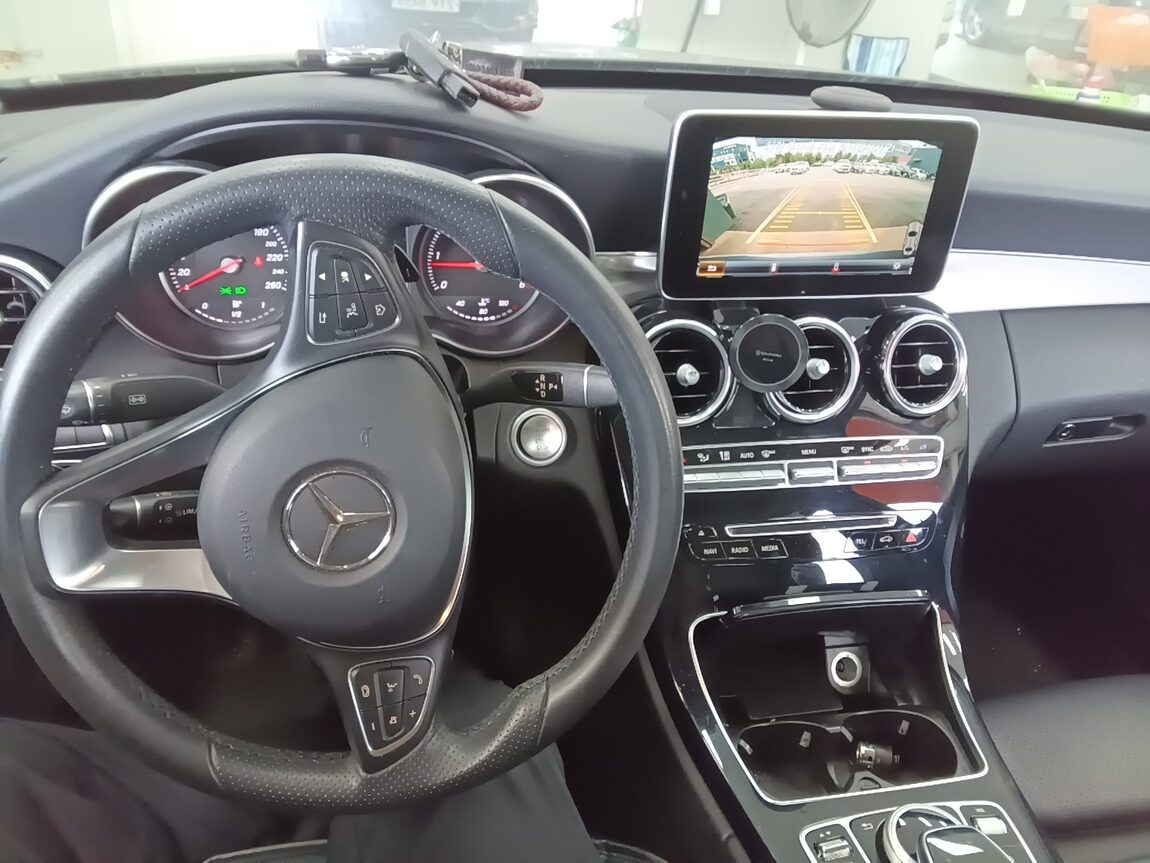 MERCEDES-BENZ C-CLASS (4TH GEN) C220 d 4MATIC 2018 - zdjęcie 11