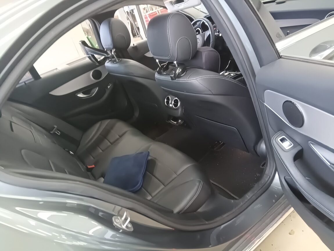 MERCEDES-BENZ C-CLASS (4TH GEN) C220 d 4MATIC 2018 - zdjęcie 13