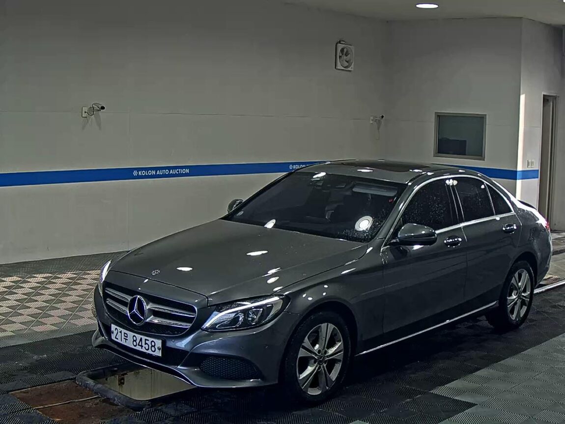 MERCEDES-BENZ C-CLASS (4TH GEN) C220 d 4MATIC 2018 - zdjęcie 2