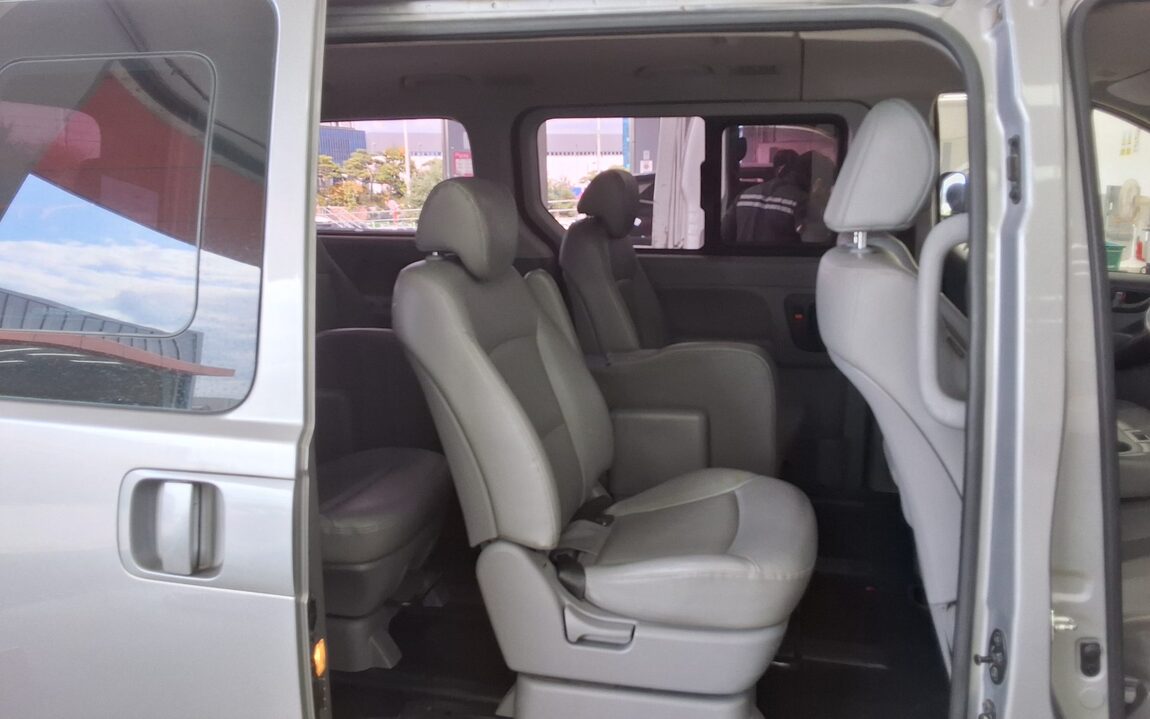 HYUNDAI GRAND STAREX 12-SEATER DIESEL MODERN SPECIAL 2018 - zdjęcie 13
