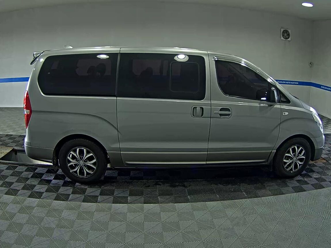 HYUNDAI GRAND STAREX 12-SEATER DIESEL MODERN SPECIAL 2018 - zdjęcie 4