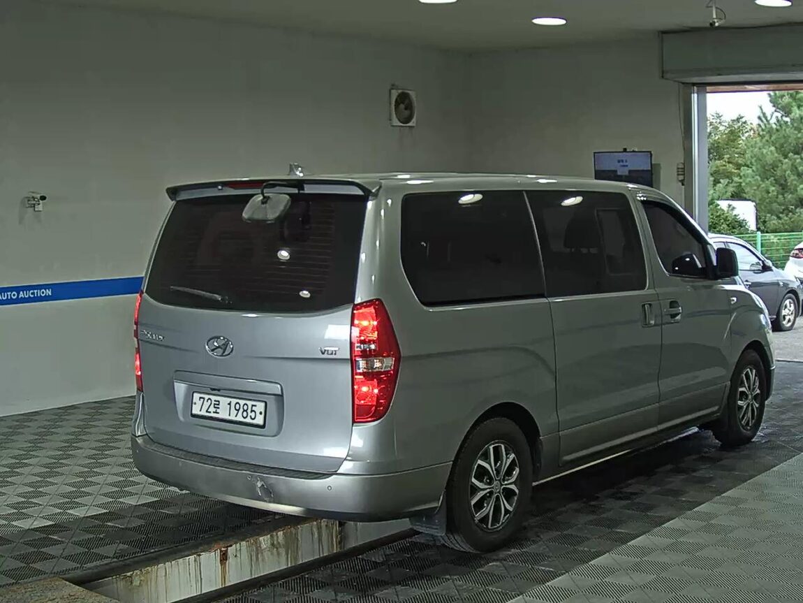 HYUNDAI GRAND STAREX 12-SEATER DIESEL MODERN SPECIAL 2018 - zdjęcie 5