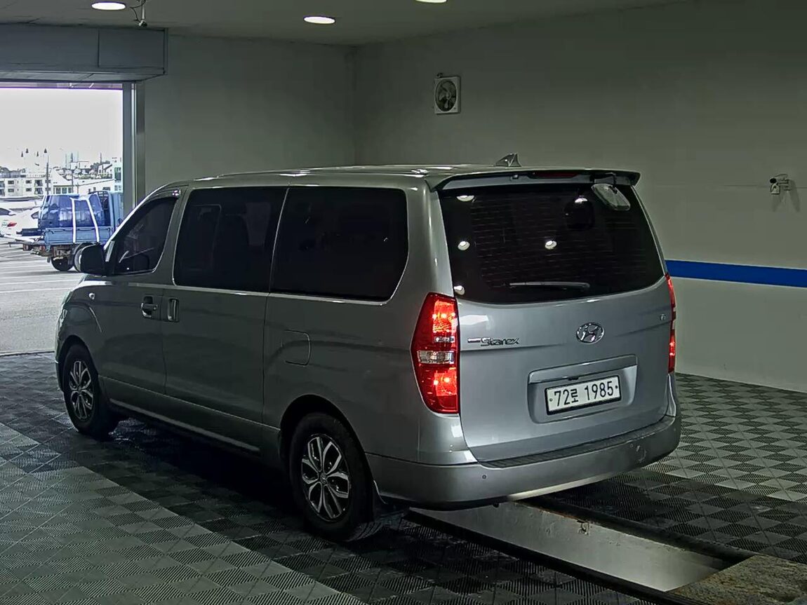 HYUNDAI GRAND STAREX 12-SEATER DIESEL MODERN SPECIAL 2018 - zdjęcie 6