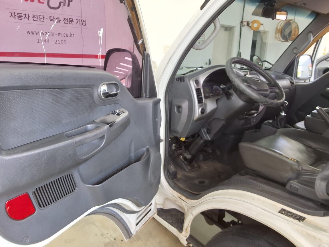 KIA BONGO III CARGO 1.2 TON STANDARD CAB EXTRA LONG WHEELBASE 2016 - zdjęcie 10