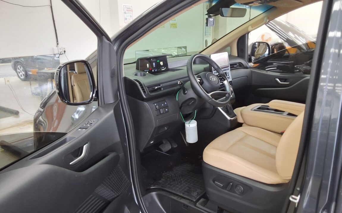 HYUNDAI STARIA 3.5 LPG TOURER 11-SEATER MODERN 2023 - zdjęcie 10
