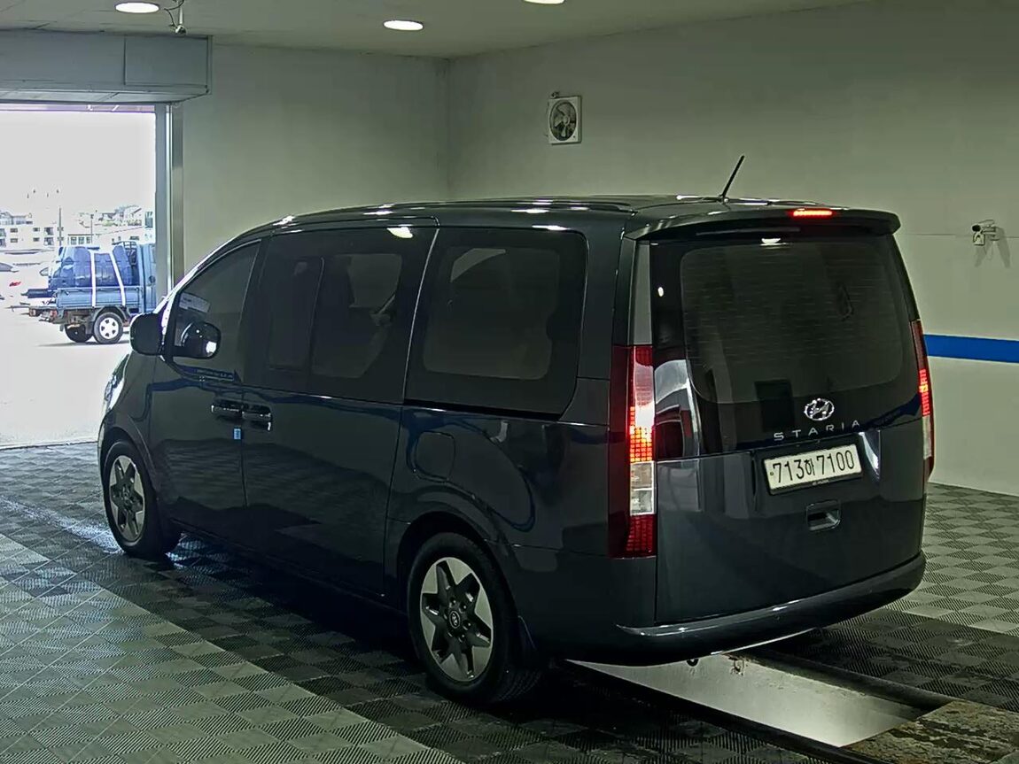 HYUNDAI STARIA 3.5 LPG TOURER 11-SEATER MODERN 2023 - zdjęcie 6