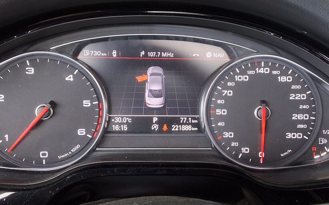 AUDI A8 (3RD GEN) 3.0 TDI QUATTRO 2012 - zdjęcie 9