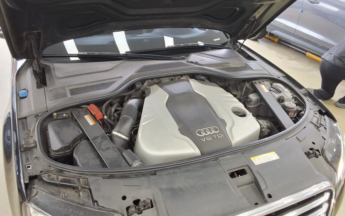 AUDI A8 (3RD GEN) 3.0 TDI QUATTRO 2012 - zdjęcie 21