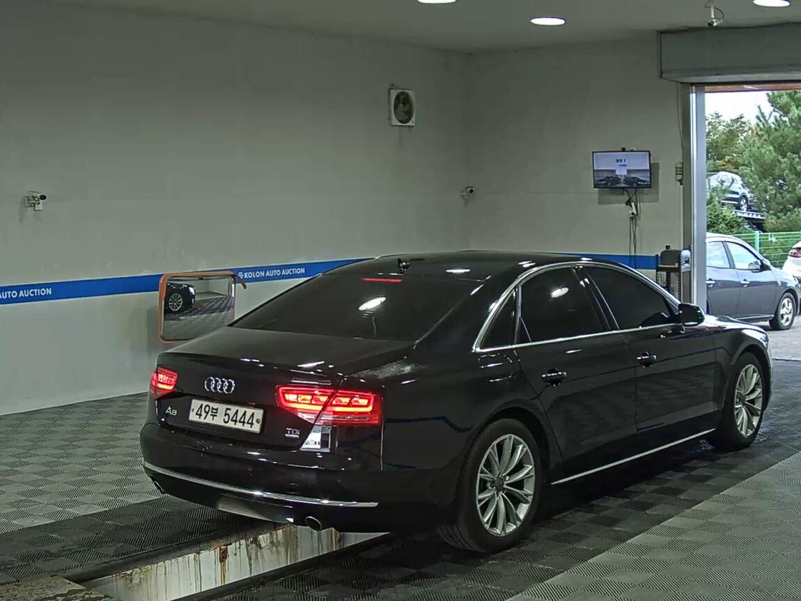 AUDI A8 (3RD GEN) 3.0 TDI QUATTRO 2012 - zdjęcie 5