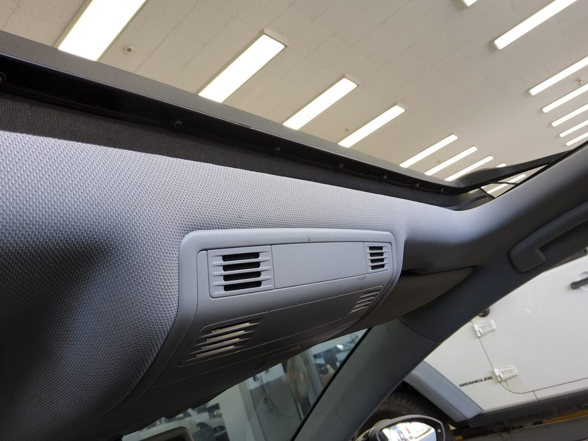 VOLKSWAGEN GOLF (7TH GEN) 2.0 TDI PREMIUM 2015 - zdjęcie 18