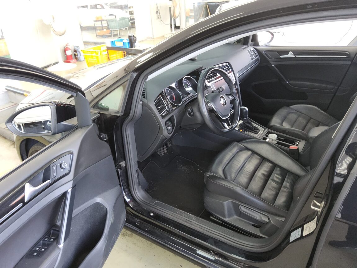 VOLKSWAGEN GOLF (7TH GEN) 2.0 TDI PREMIUM 2015 - zdjęcie 10