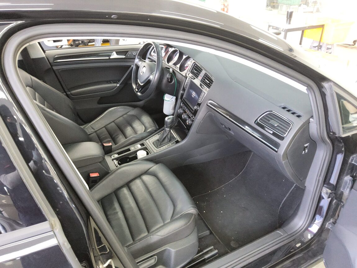 VOLKSWAGEN GOLF (7TH GEN) 2.0 TDI PREMIUM 2015 - zdjęcie 14