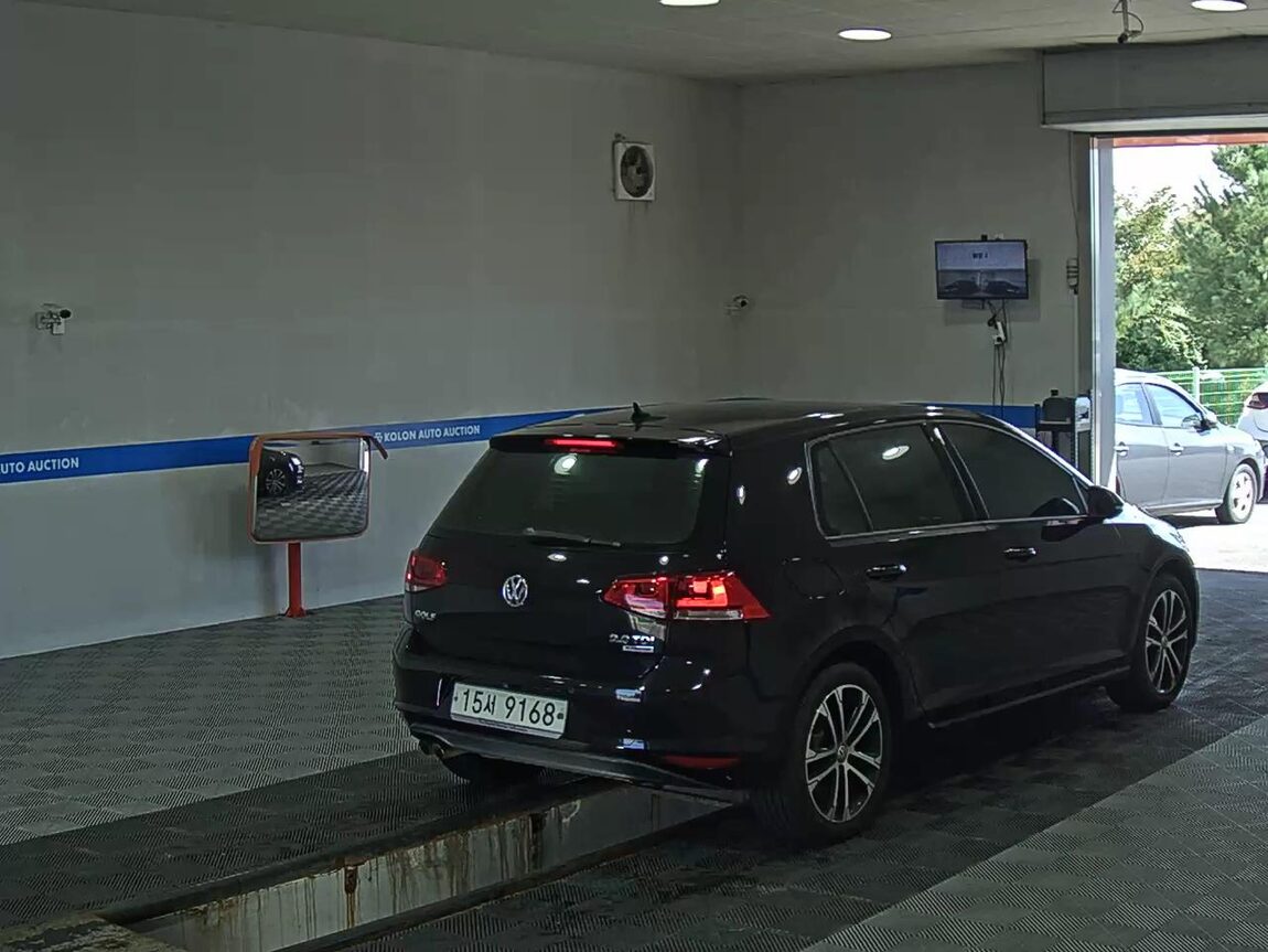 VOLKSWAGEN GOLF (7TH GEN) 2.0 TDI PREMIUM 2015 - zdjęcie 5