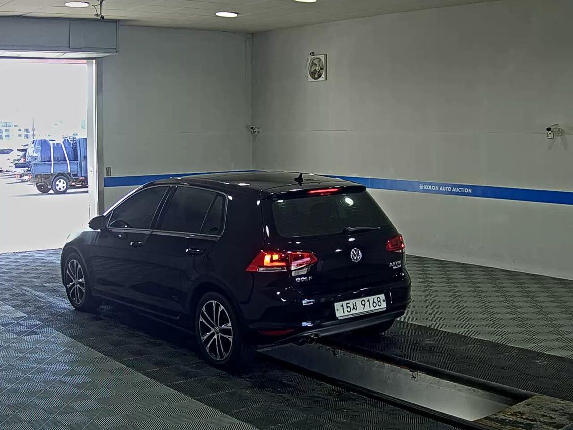 VOLKSWAGEN GOLF (7TH GEN) 2.0 TDI PREMIUM 2015 - zdjęcie 6