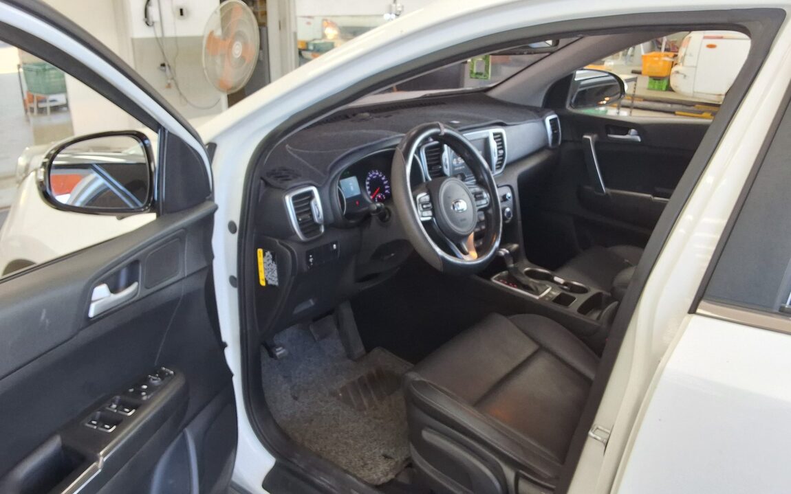 KIA NEW SPORTAGE R2.0 2WD PRESTIGE 2018 - zdjęcie 10