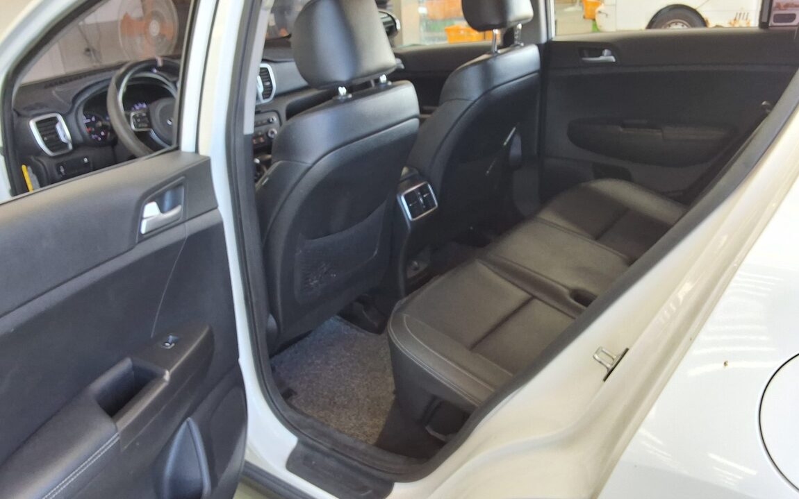 KIA NEW SPORTAGE R2.0 2WD PRESTIGE 2018 - zdjęcie 12