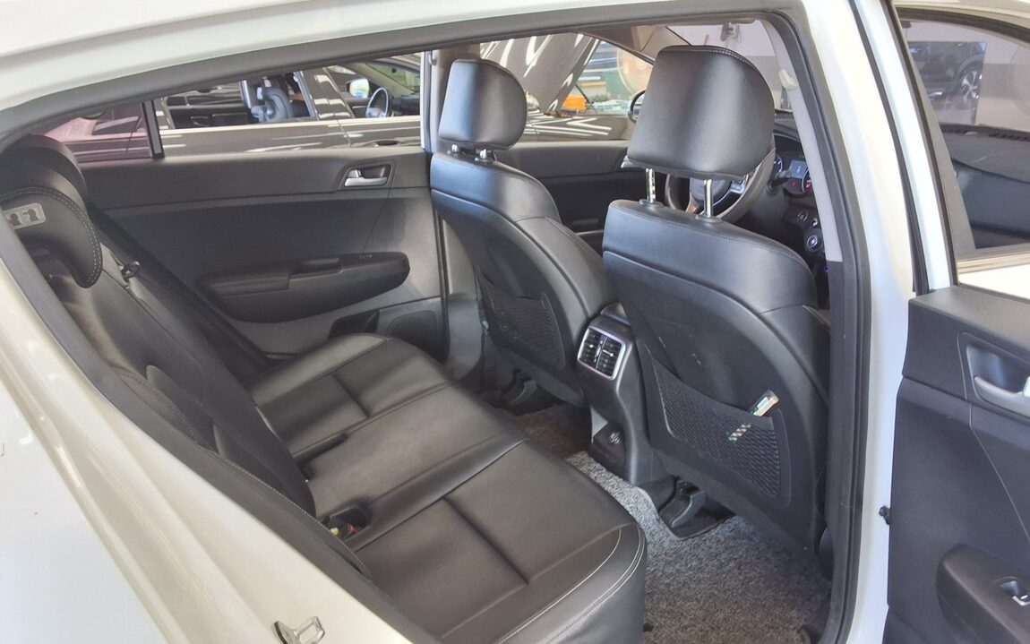 KIA NEW SPORTAGE R2.0 2WD PRESTIGE 2018 - zdjęcie 13