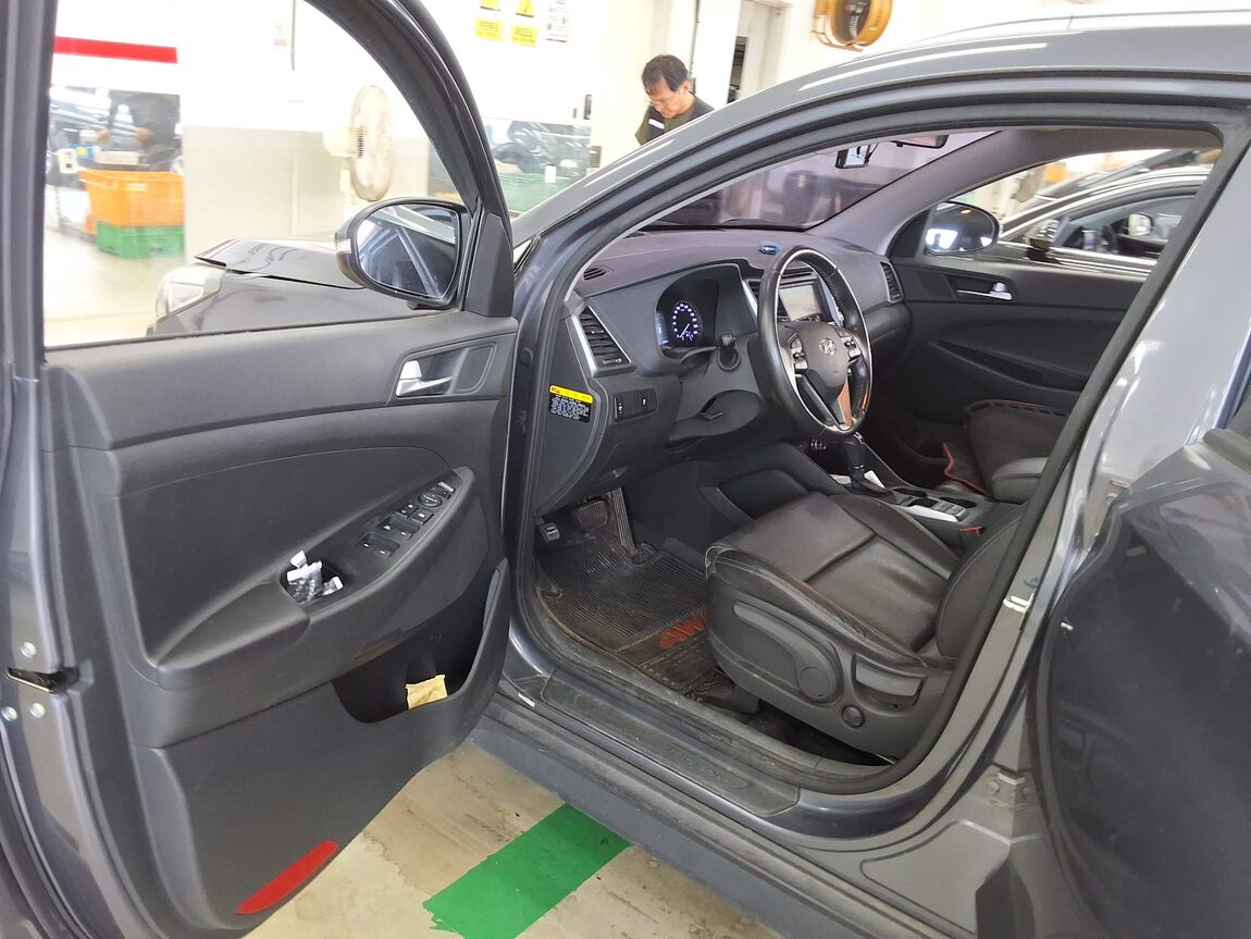 HYUNDAI ALL NEW TUCSON DIESEL 1.7 2WD MODERN 2017 - zdjęcie 10