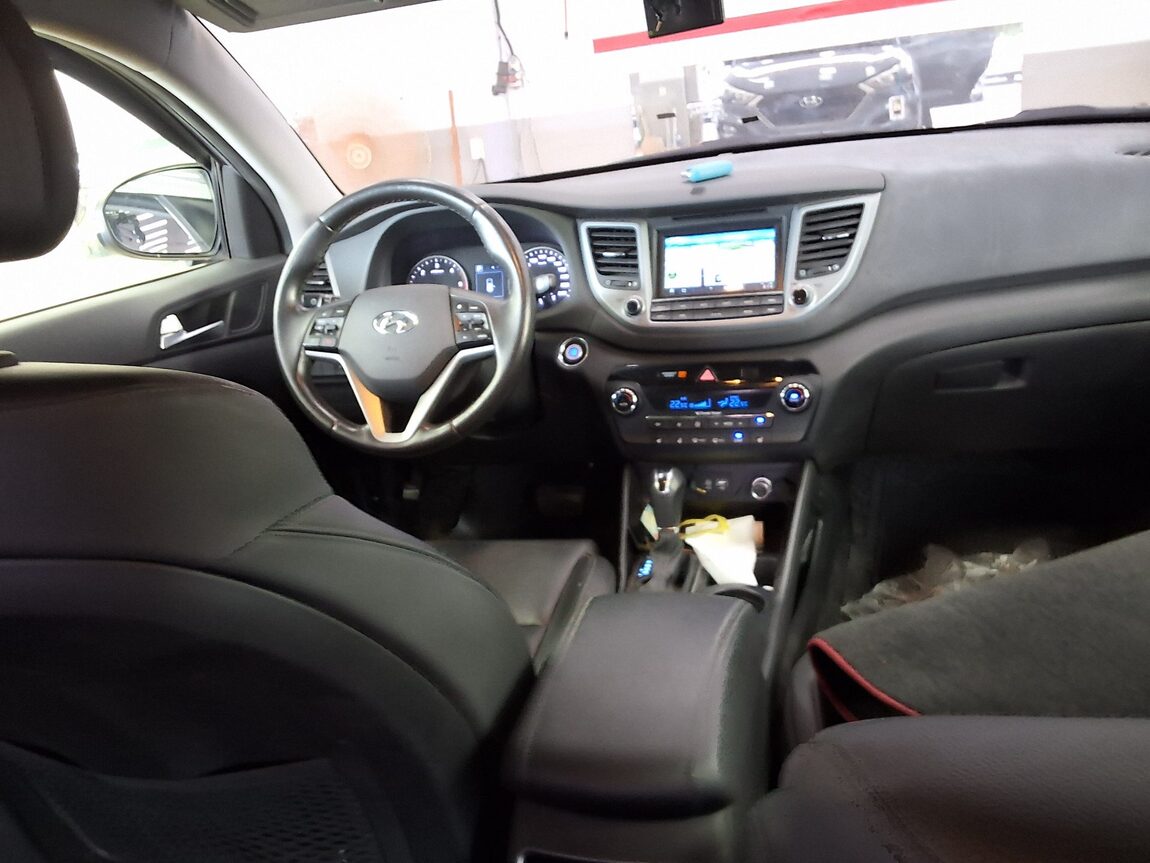 HYUNDAI ALL NEW TUCSON DIESEL 1.7 2WD MODERN 2017 - zdjęcie 11
