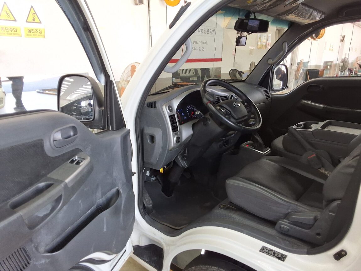 KIA THE NEW BONGO III CARGO SLIDING DOOR BOX TRUCK 2021 - zdjęcie 11
